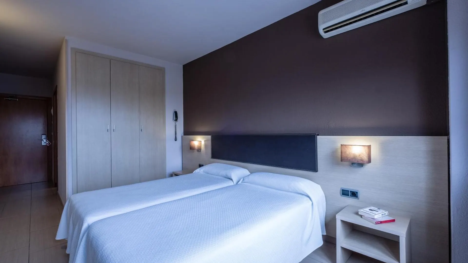 Hotel California Garden Salou